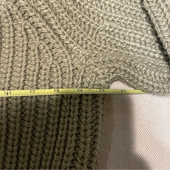H&M Cowl TurtleNeck Cropped Thick Nit Green Cozy Sweater. - Picture 5 of 8